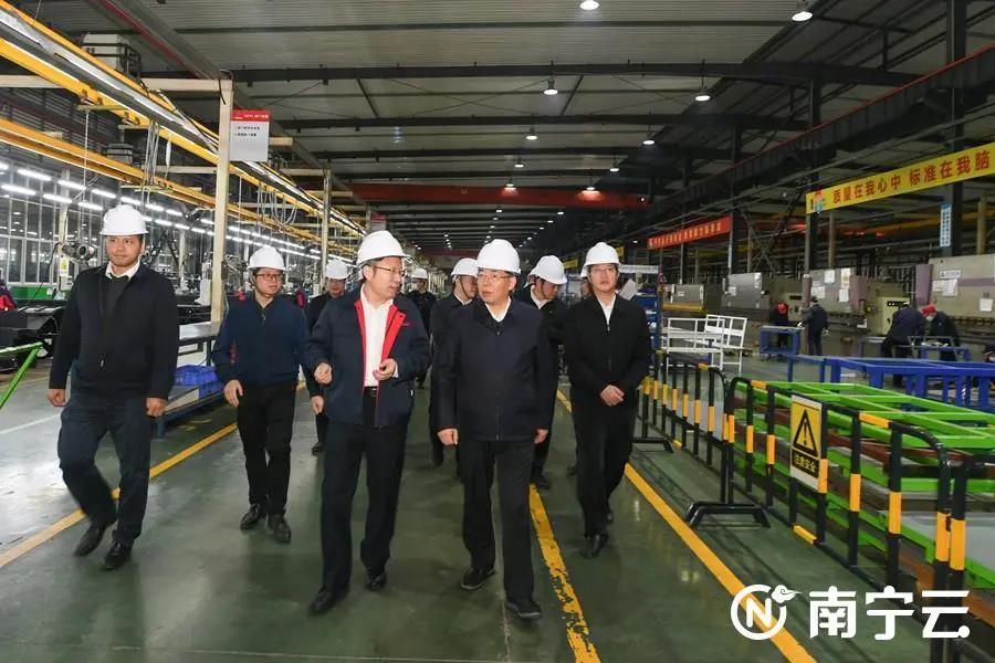 2021年12月20日自治區(qū)黨委常委、南寧市委書記徐海榮、代市長(zhǎng)廖立勇一行到廣西申龍調(diào)研接待工作